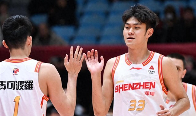 体育赛事视频直播-广东老队长拿第9冠？合同仅剩两月，19次进季后赛，18次进四强|周鹏|深圳队|广东队|cba季后赛|球队_新浪体育_新浪新闻