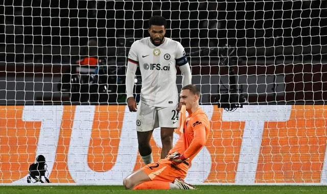 QQ体育直播-一场欧冠5-2大胜！大巴黎击败切尔西，登贝莱1V2破门，K77双响炮